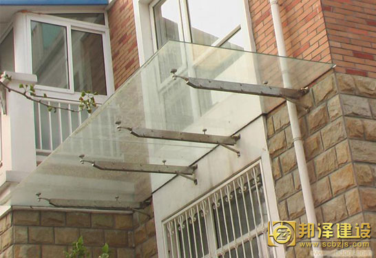  钢雨棚